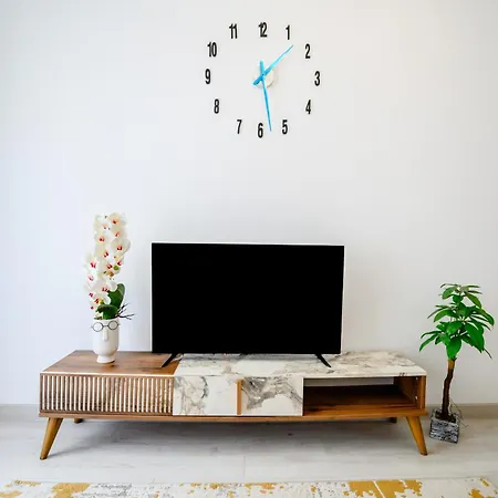 Apartment Yamaluxe Cozy 220 Bucharest